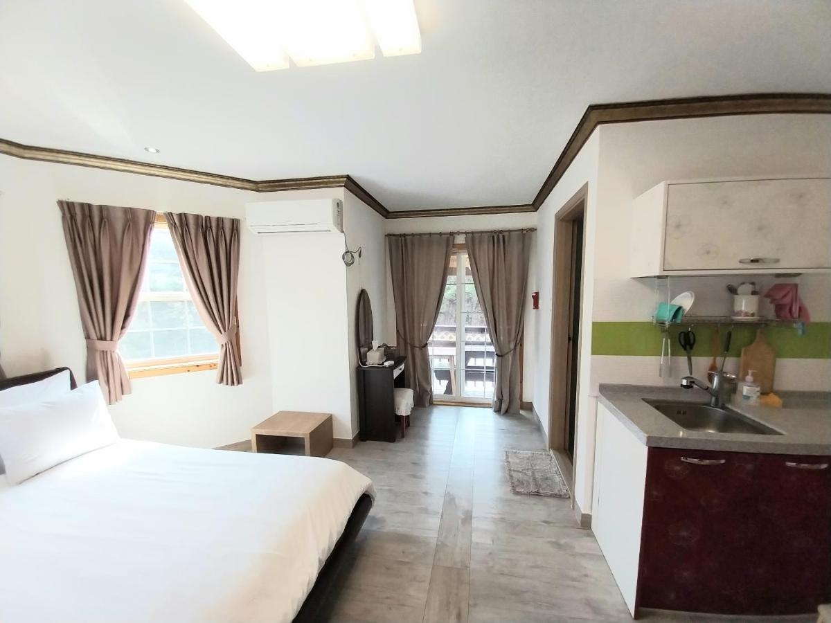 Another World Pension Gyeongju Exterior photo