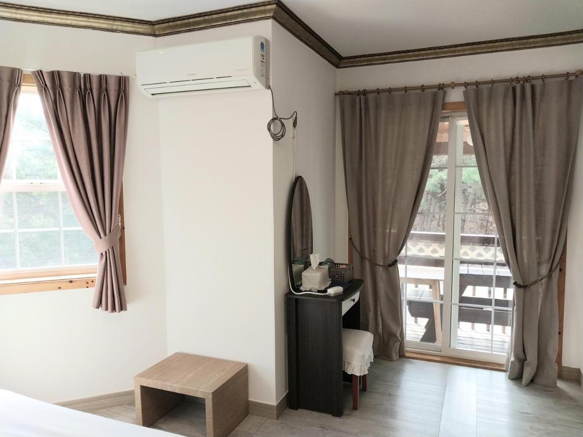 Another World Pension Gyeongju Exterior photo