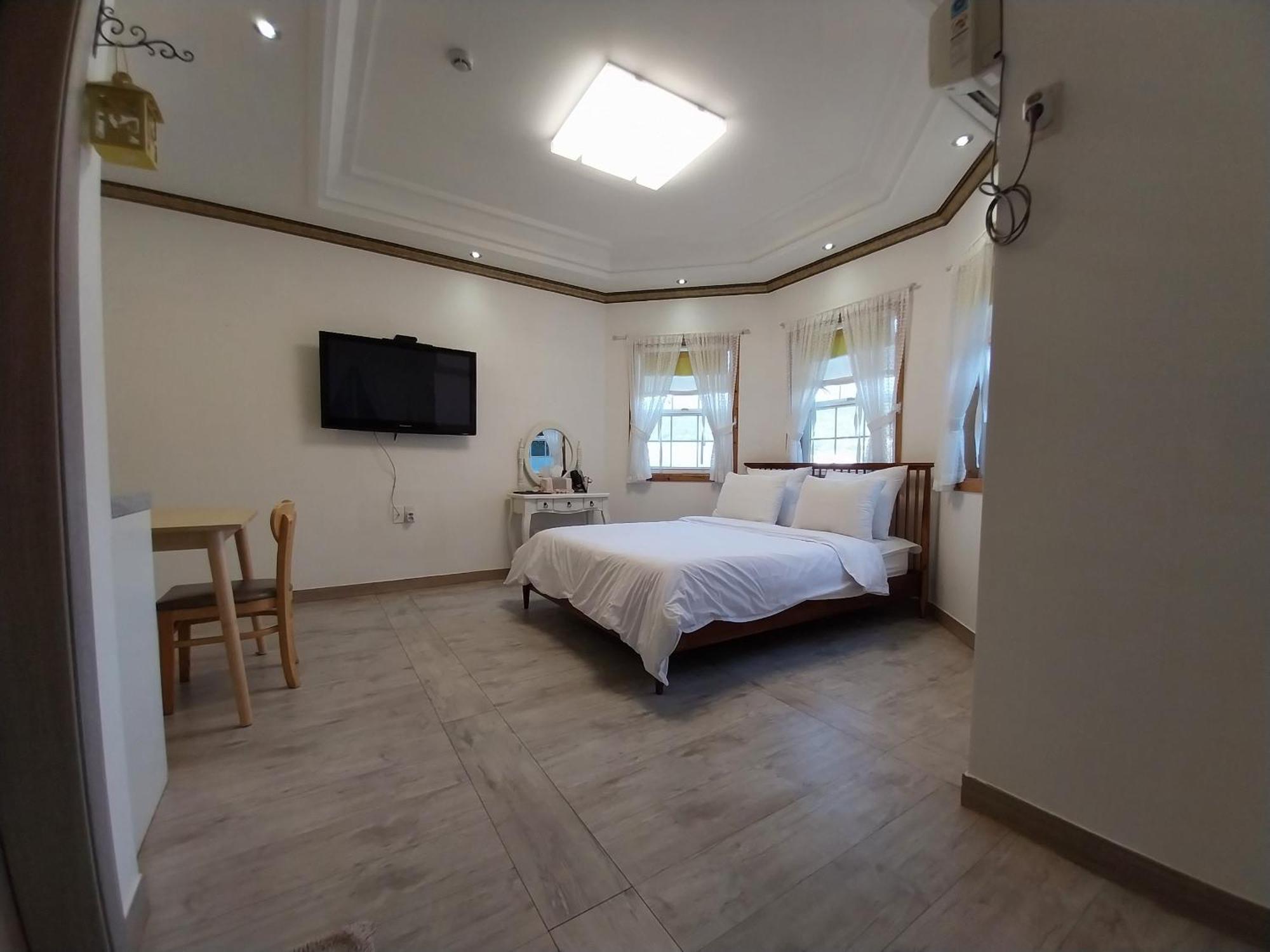 Another World Pension Gyeongju Exterior photo