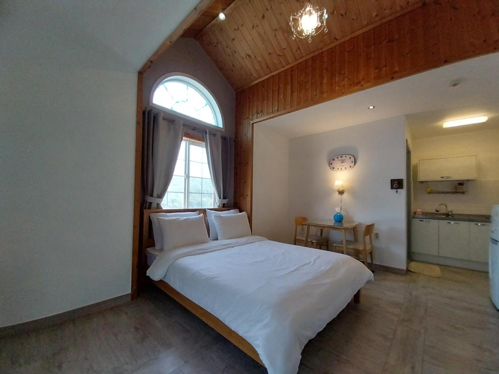 Another World Pension Gyeongju Exterior photo